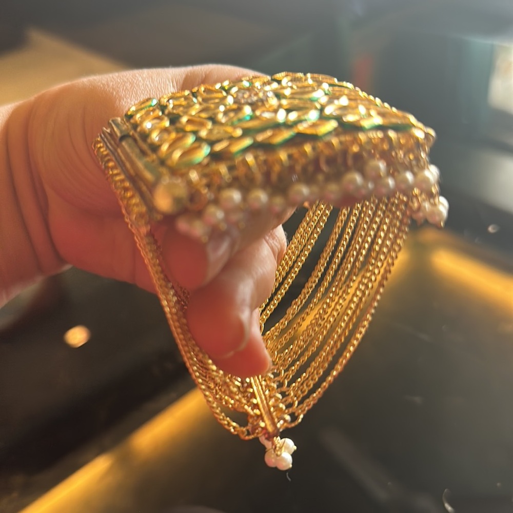 NWOT Elegant Faux Kundan gold finished & faux pearls Bracelet with green Meena! - Picture 10 of 12